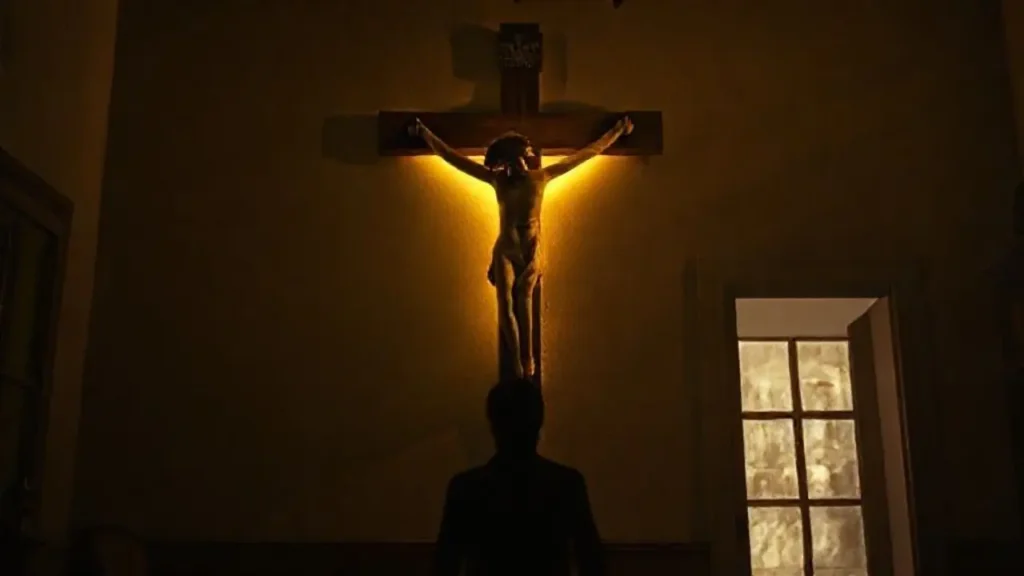 Crucifixo em Casa: Fé, Proteção ou Superstição?